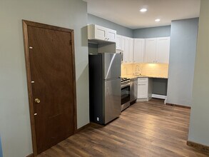 237 Franklin Ave, Unit Unit 1 in Phoenixville, PA - Building Photo - Building Photo