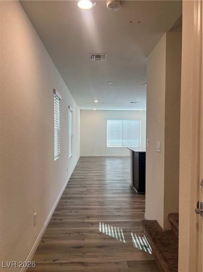 6869 Calvitero St in Las Vegas, NV - Building Photo - Building Photo