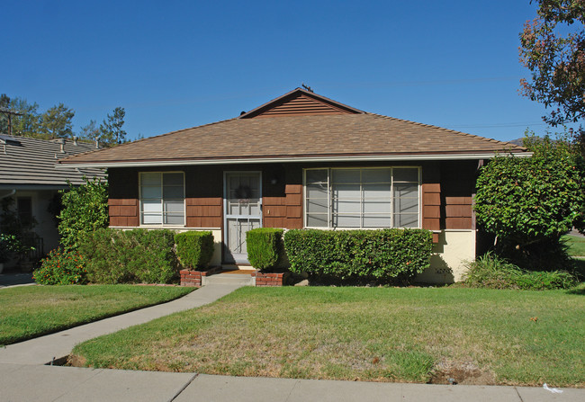 3613 Valihi Way in Glendale, CA - Building Photo - Building Photo