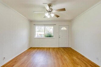 237 NE Murphy Rd in Burleson, TX - Building Photo - Building Photo