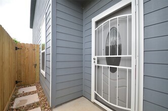 9826 Tuffly St in Houston, TX - Building Photo - Building Photo