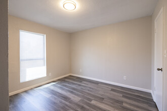 Willowbend Apartments in Conroe, TX - Building Photo - Interior Photo