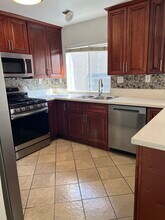 Laveta Terrace in Los Angeles, CA - Foto de edificio - Building Photo