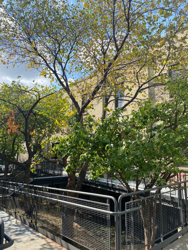 350 W Pierpont Ave, Unit W203 in Salt Lake City, UT - Foto de edificio - Building Photo