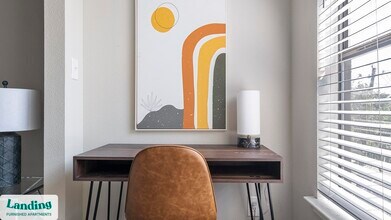 2500 Woodland Park Dr, Unit N303 in Houston, TX - Building Photo - Building Photo