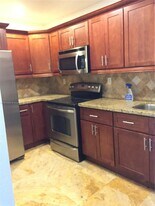 7907 SW 104th St in Miami, FL - Building Photo