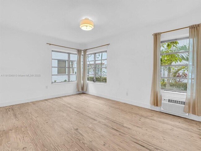 821 Jefferson Ave in Miami Beach, FL - Building Photo - Building Photo