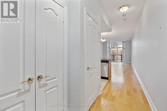 1101 Leslie St in Toronto, ON - Building Photo - Building Photo