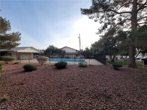 4955 Jeffreys St in Las Vegas, NV - Building Photo - Building Photo