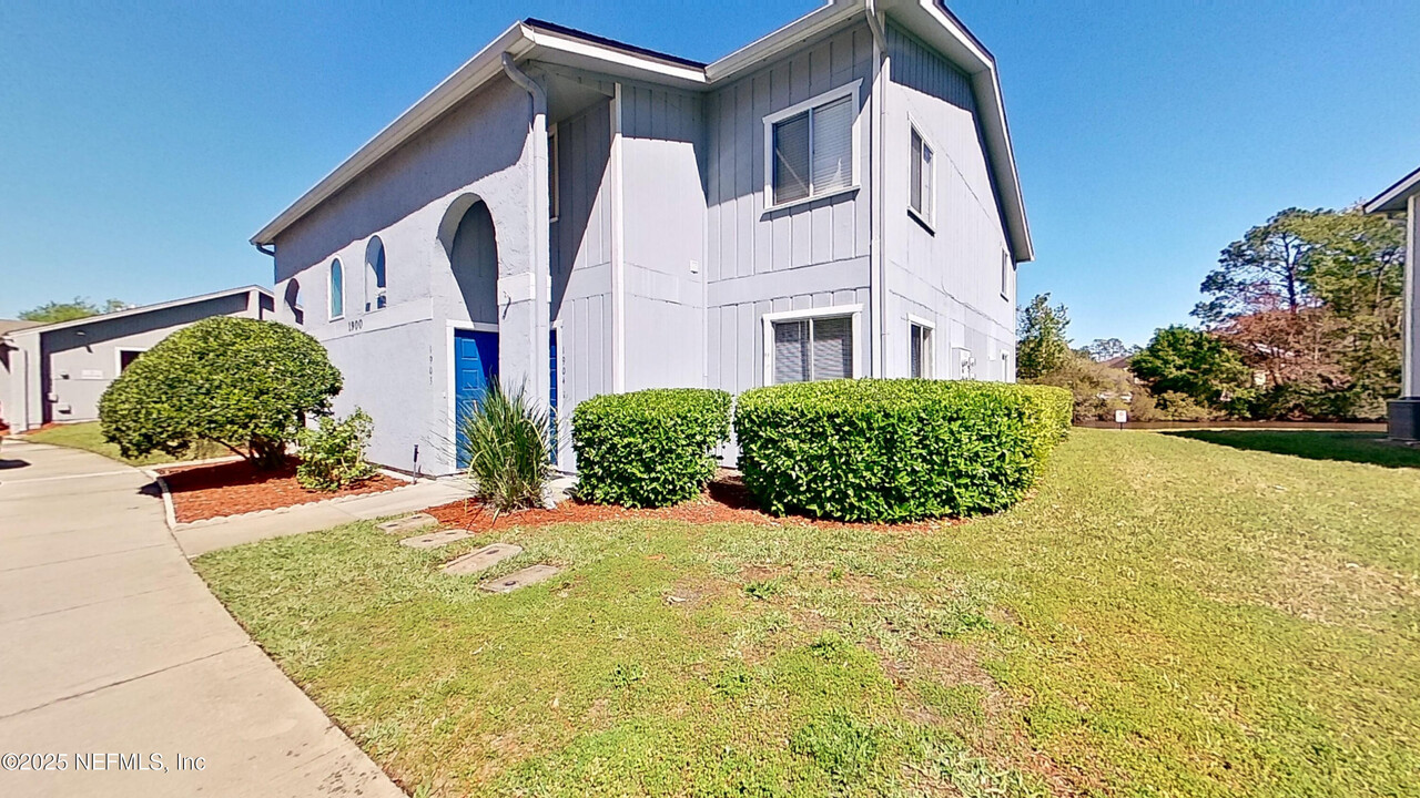 3270 Ricky Dr in Jacksonville, FL - Building Photo