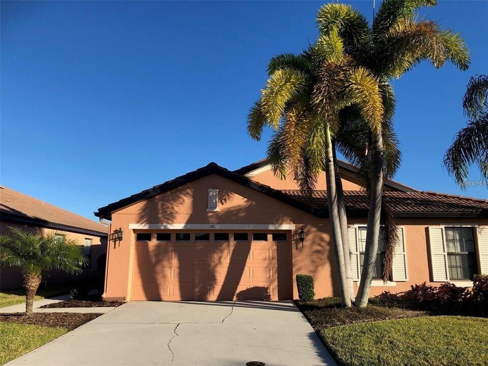 140 Shell Falls Dr in Apollo Beach, FL - Building Photo