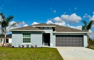 836 Durden Pkwy in Cape Coral, FL - Building Photo