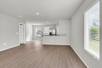 10614 Planta Oak in San Antonio, TX - Foto de edificio - Building Photo