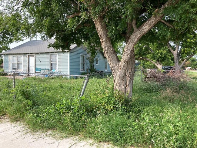 property at 221 S Central Ave