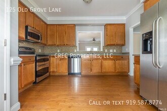 125 Old Grove Ln in Apex, NC - Building Photo - Building Photo