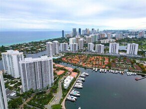 21055 Yacht Club Dr, Unit 2607 in Aventura, FL - Building Photo - Building Photo