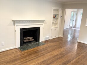 654 Upton Rd NW in Atlanta, GA - Building Photo - Building Photo