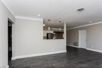 8464 Hollyhock Ave in Seminole, FL - Building Photo - Building Photo