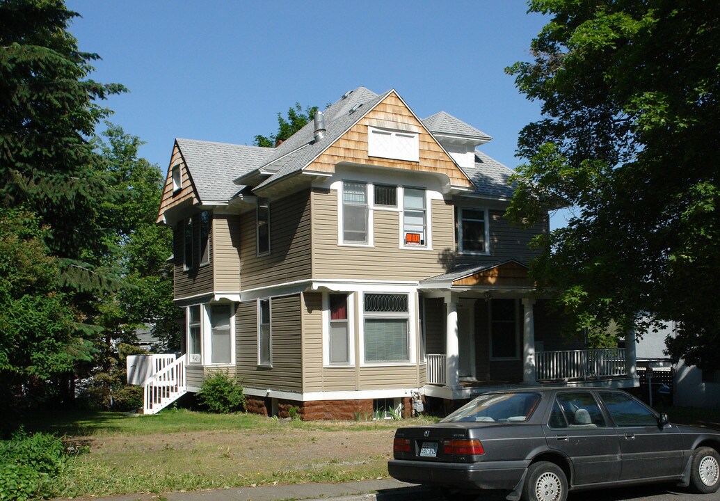 720 S Adams St in Spokane, WA - Foto de edificio