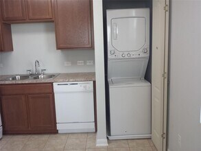 340 Perry St in San Marcos, TX - Foto de edificio - Building Photo