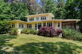 817 Oasis Dr in Chapel Hill, NC - Building Photo - Building Photo