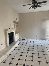 320 Thunderbird Dr in El Paso, TX - Building Photo - Building Photo