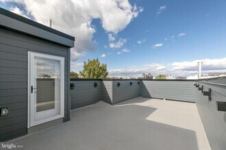 1617 Brown St in Philadelphia, PA - Building Photo - Building Photo