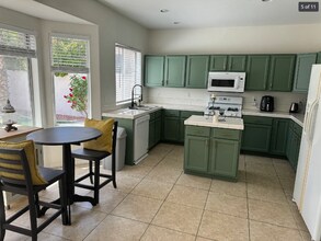8129 Riviera Beach Dr in Las Vegas, NV - Building Photo - Building Photo