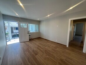 6909 Fulton Ave, Unit 5 in Los Angeles, CA - Building Photo - Building Photo