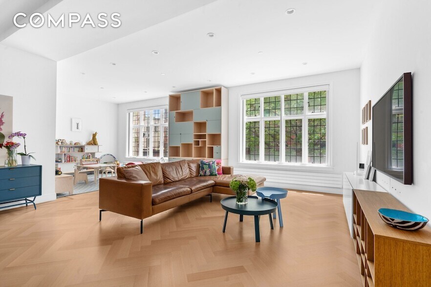 155 Noble St, Unit 2 in Brooklyn, NY - Building Photo