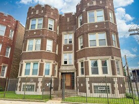7845 S Cornell Ave in Chicago, IL - Building Photo