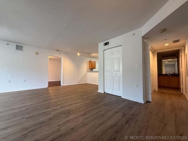 property at 231 SW Palm Dr