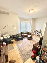 85 Easton St, Unit 1 in Boston, MA - Building Photo - Building Photo