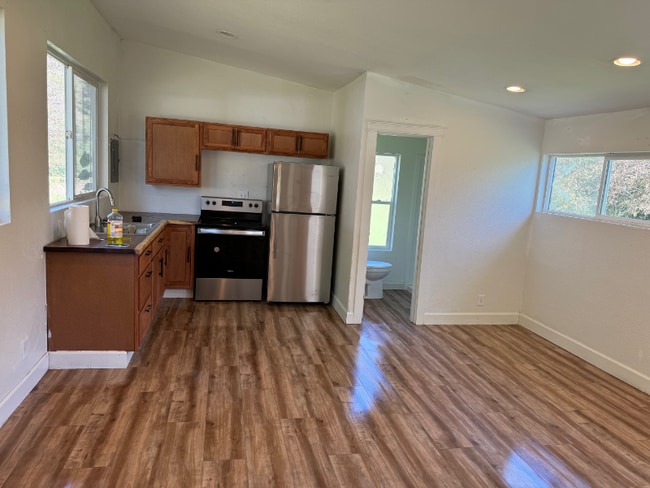 4126 Ginnett Rd