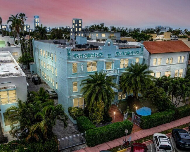 1218 Drexel Ave in Miami Beach, FL - Building Photo - Building Photo