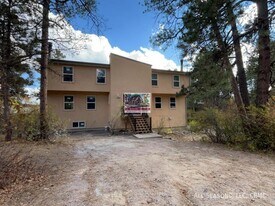 1525 Spring Valley Dr in Colorado Springs, CO - Building Photo