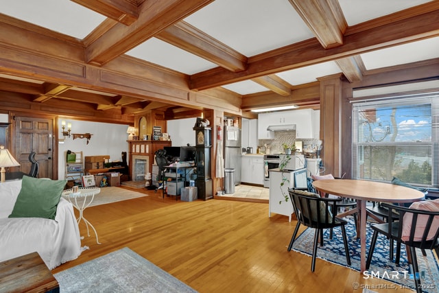 11 Winthrop Rd in West Hartford, CT - Building Photo - Building Photo