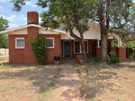 225 S Willis St in Abilene, TX - Building Photo