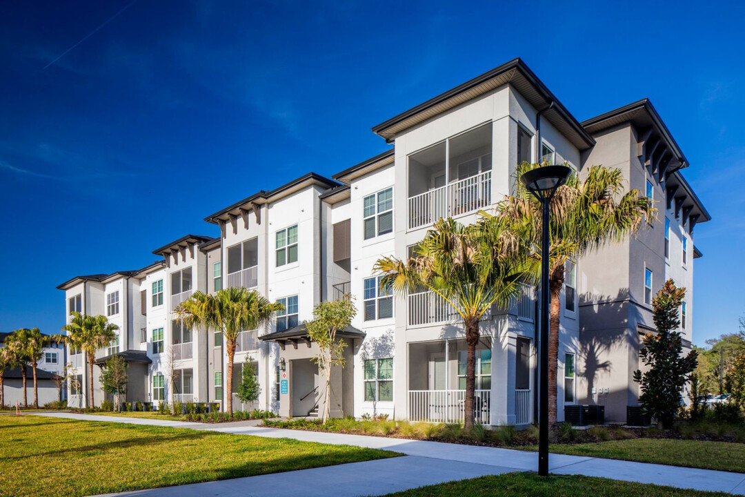 Jefferson Lake Howell in Casselberry, FL - Foto de edificio