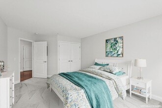 Mallory Ridge in Bloomfield, CT - Foto de edificio - Building Photo