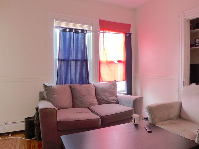 63 Pontiac St, Unit 2 in Boston, MA - Building Photo - Building Photo