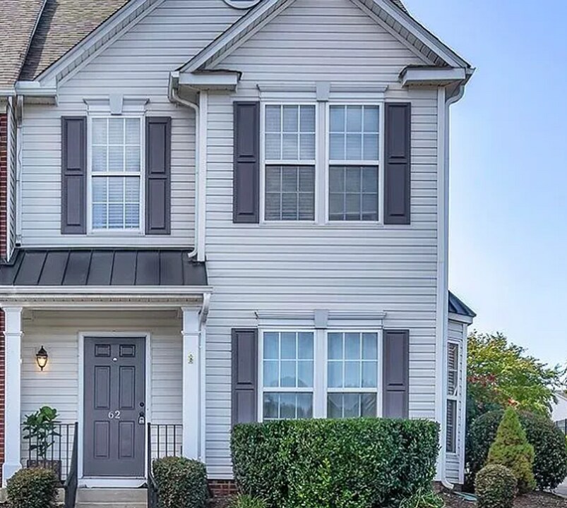 62 Spring Crossing Cir in Greer, SC - Foto de edificio