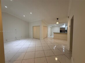 17268 NW 60th Ct in Hialeah, FL - Building Photo - Building Photo
