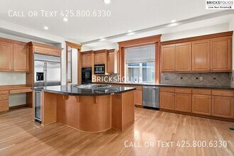2830 206th Terrace NE in Sammamish, WA - Building Photo - Building Photo