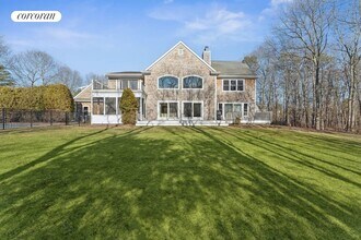 11 Arbutus Rd in Quogue, NY - Building Photo - Building Photo