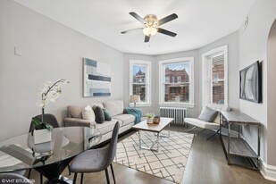 3115 N Davlin Ct, Unit 1 in Chicago, IL - Building Photo