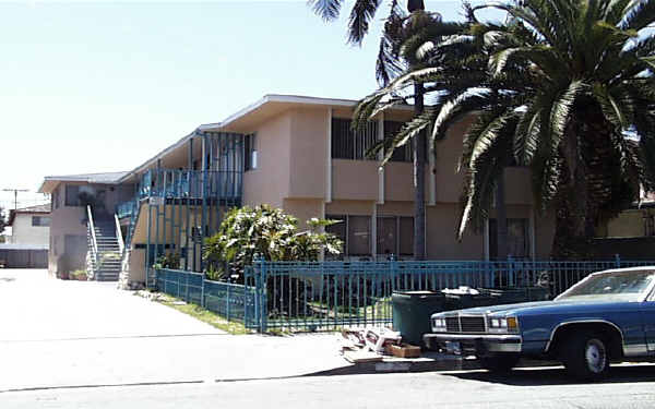 4342 W 142nd St in Hawthorne, CA - Foto de edificio - Building Photo