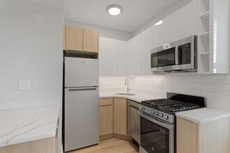 1608 W Sherwin Ave in Chicago, IL - Building Photo - Building Photo