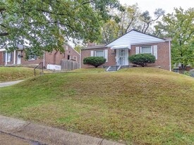 1086 Wilshire Ave in University City, MO - Building Photo