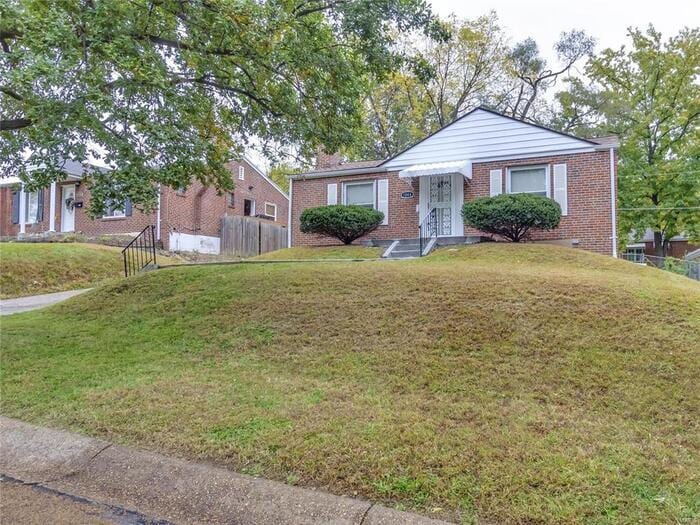 1086 Wilshire Ave in University City, MO - Building Photo